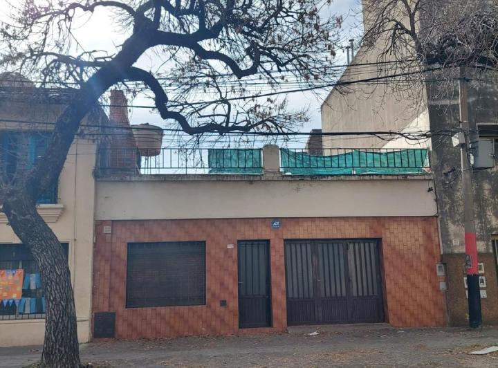 Casa · 100m² · 3 Ambientes · 1 Cochera