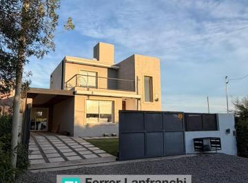 Casa · 180m² · 7 Ambientes · 2 Cocheras · Casa en Venta en Salsipuedes
