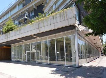 Local comercial · 900m² · Holmberg 2480