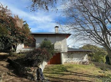 Casa · 250m² · 6 Ambientes · 1 Cochera · Oportunidad. Venta Casa, Spa y Vista Panorámica, Pájaro Azul, Bariloche. Ideal Emprendimiento