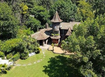 Casa · 220m² · 6 Ambientes · Importante Propiedad Sobre 3700 m² de Terreno en Barrio El Trébol. La Unión, Ezeiza.