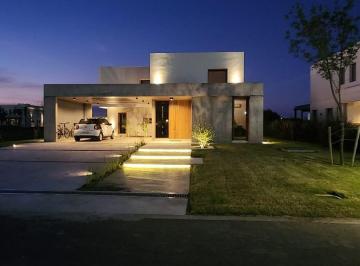 Casa de 4 ambientes, Berazategui · Casa en Venta en Puerto Nizuc
