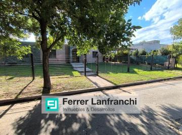 Casa · 220m² · 10 Ambientes · 4 Cocheras · Casa en Quintas de Italia I