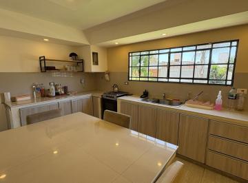 Casa · 160m² · 4 Ambientes · 2 Cocheras · Venta, Casa, 4 Ambientes, Patio, Parrilla, Pileta, 2 Cocheras, Francisco Alvarez, Moreno