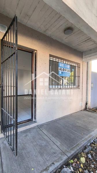 ph 3 ambientes, 2 dorm, patio y cochera — Chile 670