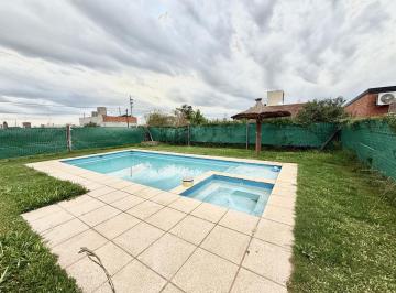 Casa · 130m² · 3 Ambientes · 2 Cocheras · Venta - Casa 2 Dorm. en Punta Chacra, Roldan