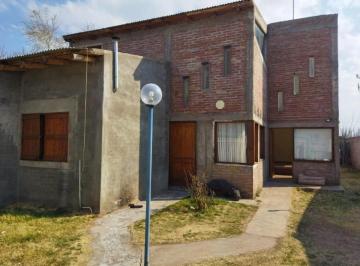 Casa · 300m² · 8 Ambientes · 2 Cocheras · Casa en Venta - 6 Dorm. 6 Baños - Cochera - 420 m² - Malargue