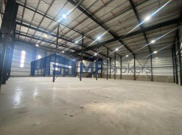 Bodega-Galpón · 1760m² · Excelente Galpón Aaa con Oficinas y Vestuarios en Pque. Industrial a m de Panamericana!