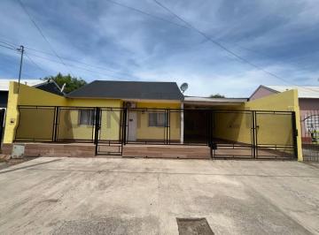 Terreno · 181m² · 7 Ambientes · 2 Cocheras · Casa en La Localidad de Ingeniero Huergo