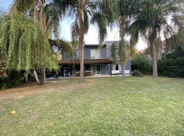 Casa · 204m² · 7 Ambientes · 2 Cocheras · Casa en Venta en El Portillo