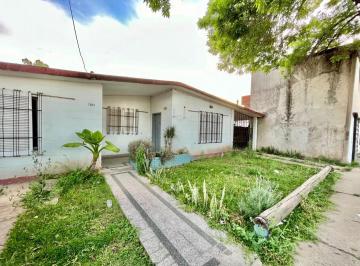 Casa · 150m² · 5 Ambientes · Casa Tres Dorm.