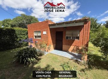 Casa de 3 ambientes, General Belgrano · Casa 2 Dorm. con Pileta. Calle 131 N° 344 E/ 54 y 56, Barrio Parque – General Belgrano.