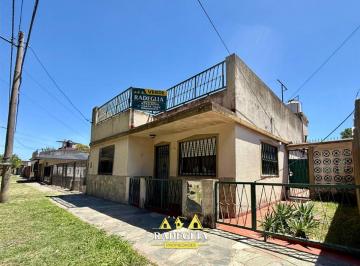 Casa de 4 ambientes, Almirante Brown · Venta de Casa con Departamento 2 Ambientes en Burzaco, Almirante Brown