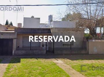 Casa · 100m² · 3 Ambientes · Reservada! Casa en Quilmes Oeste 3 Ambientes con Garaje
