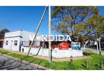 Casa · 87m² · 3 Ambientes · 1 Cochera · Vendida! Casa en Remedios de Escalada 3 Ambientes con Garaje