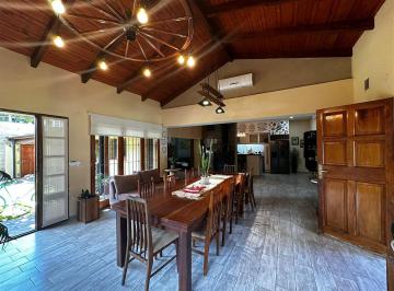 Casa · 247m² · 5 Ambientes · 2 Cocheras · Casa, 2 Dorm., Cochera Doble, Pileta, Venta, Fisherton, Rosario