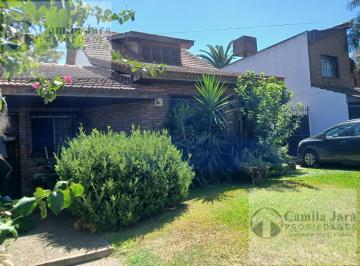 Casa · 191m² · 5 Ambientes · Casa 4 Ambientes Sobre Amplio Lote en Venta en Castelar Sur