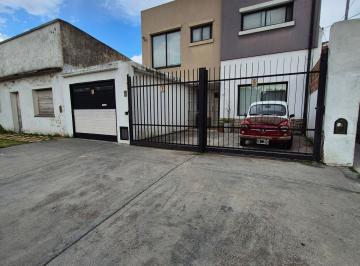 Casa · 260m² · 3 Dormitorios · 1 Cochera · Casa 4 Ambientes en Barrio Mundialista