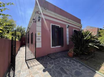 Casa · 156m² · 5 Ambientes · 1 Cochera · Erezcano 379 E/ Canale y Sánchez