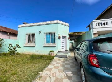 Casa · 220m² · 8 Ambientes · Casa en Altamira