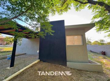 Casa · 95m² · 3 Ambientes · 1 Cochera · Casa a Estrenar en Venta en Tanti - 2 Dorm.