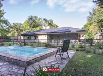 Casa · 184m² · 5 Ambientes · 3 Cocheras · Casa en Venta 2 Dorm. Funes - Hermoso Parque, Pileta