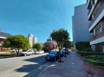 Zona residencial, ubicada muy cerca del centro comercial de la calle Güemes y de · Alquiler 3 Ambientes - Dueño Directo