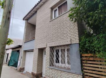 Casa de 7 ambientes, Las Heras · Casa 200 m² Cubiertos Sobre Lote de 400 m² – Gran Potencial