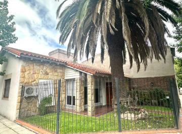 Casa · 120m² · 5 Ambientes · 1 Cochera · Oportunidad Venta Casa en Ituzaingo 5 Ambientes