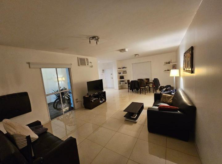 Casa · 170m² · 4 Ambientes · 2 Cocheras