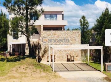 Casa · 560m² · 8 Ambientes · 4 Cocheras · Casa, Venta, Costa Esmeralda, Residencial II.