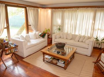 Casa · 231m² · 6 Ambientes · 3 Cocheras · Casa Amoblada en Venta 3 Dorm. en Barrio Cerrado Solares I Gonnet