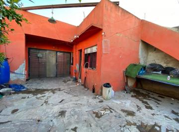 Casa · 89m² · 4 Ambientes · 1 Cochera · Venta/permuta - Casa - 3 Dorm. - Patio - Cochera - Bella Vista, Rosario.