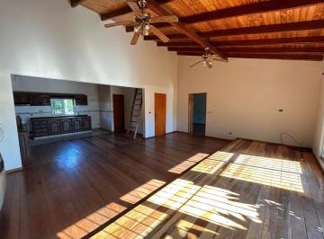 Casa · 193m² · 6 Ambientes · 1 Cochera · Casa en Granadero Baigorria