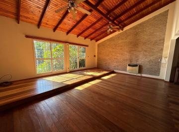 Casa · 193m² · 6 Ambientes · 1 Cochera · Casa en Granadero Baigorria