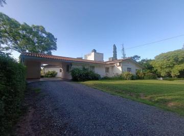 Casa de 9 ambientes, Villa Allende · Casa con 4 Habitaciones en Venta, 2000 m² en Villa Allende Golf