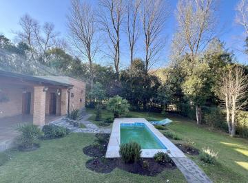 Casa de 5 ambientes, Raco · Casa en Raco Excelente Ubicación en La Villa