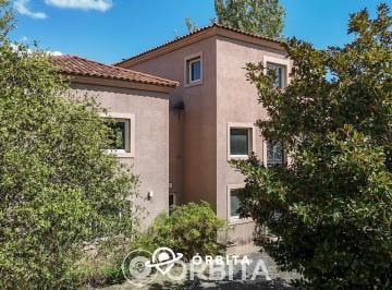 Casa · 350m² · 7 Ambientes · 2 Cocheras · Casa a La Venta en Barrio Altamira, Tigre