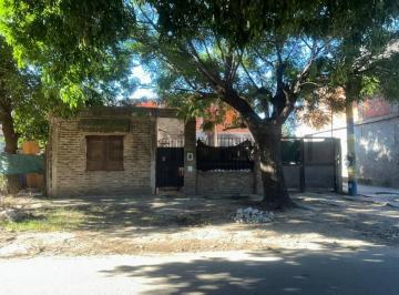 Casa · 35m² · 2 Ambientes · 1 Cochera · Venta Casa a Reciclar 1 Dormitorio Fisherton