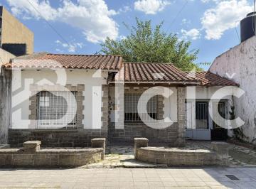 Casa · 57m² · 3 Ambientes · 1 Cochera · Casa en Venta en Remedios de Escalada