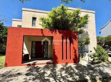 Casa · 232m² · 6 Ambientes · 2 Cocheras · Casa 5 Dorm. en Venta en Talar del Lago 1, General Pacheco, Tigre