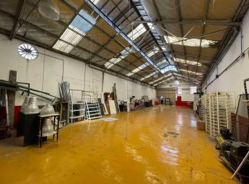 Edificio · 1200m² · 2 Cocheras · Venta Edificio Comercial en Distrito Tecnológico