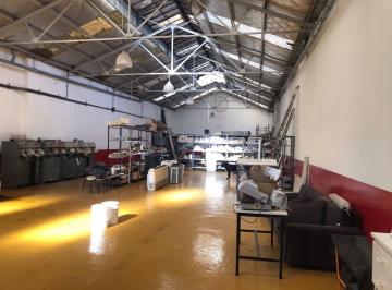 Edificio · 1200m² · 2 Cocheras · Venta Edificio Comercial en Distrito Tecnológico