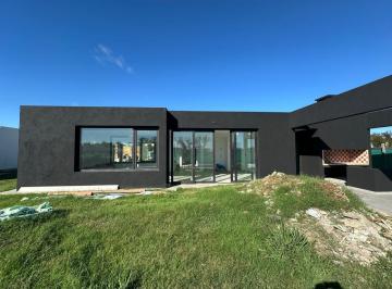 Casa · 171m² · 4 Ambientes · Casa en Venta a Estrenar