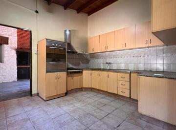 Casa · 146m² · 5 Ambientes · 1 Cochera · Casa en Bahia Blanca