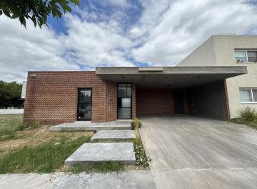Casa · 200m² · Estupenda Casa en Distrito Sur