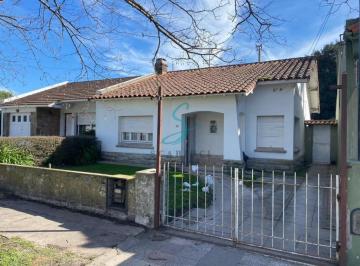 Casa · 80m² · 3 Ambientes · Casa de 3 Ambientes con Patio y Jardin, en Venta. Mar del Plata
