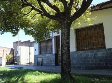 Casa · 330m² · 5 Ambientes · 3 Cocheras · Casa en La Plata
