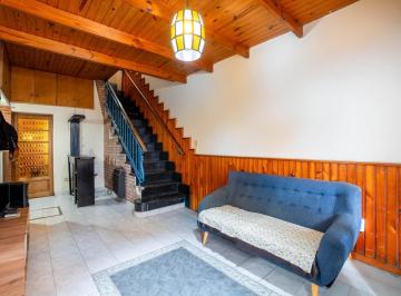 Casa · 155m² · 5 Ambientes · 1 Cochera · Venta – Casa de 3 Dorm. con Cochera. Barrio Abasto, Rosario.