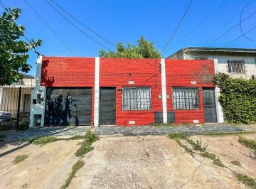 Casa de 8 ambientes, Quilmes · Casa 4 Ambientes y 2 Departamentoscon Sobre Terreno de 270 m² en Venta